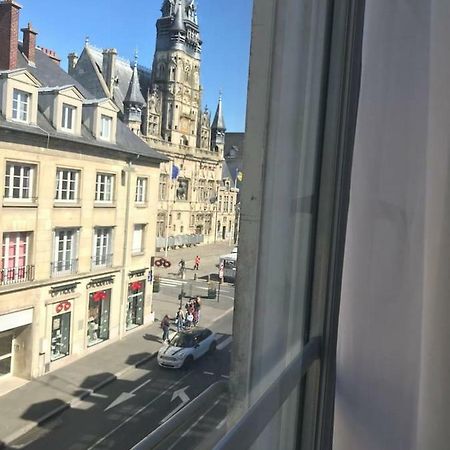 Appartement De Charme En Plein Coeur Du Centre Ville De 콩피에뉴 외부 사진